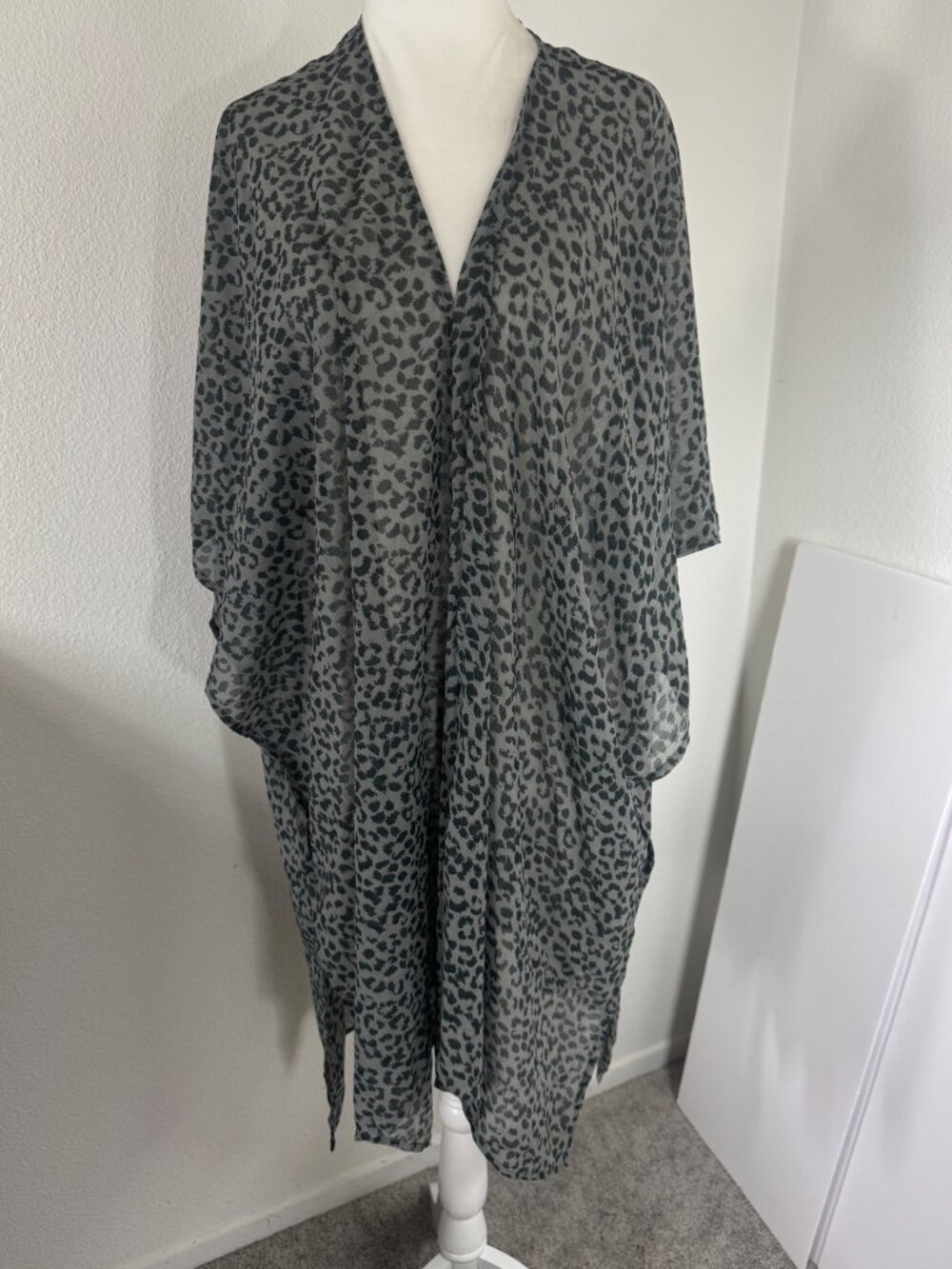 Aerie Leopard Print Beach Cover Up Kimono Cardigan Semi Sheer One Size Swim